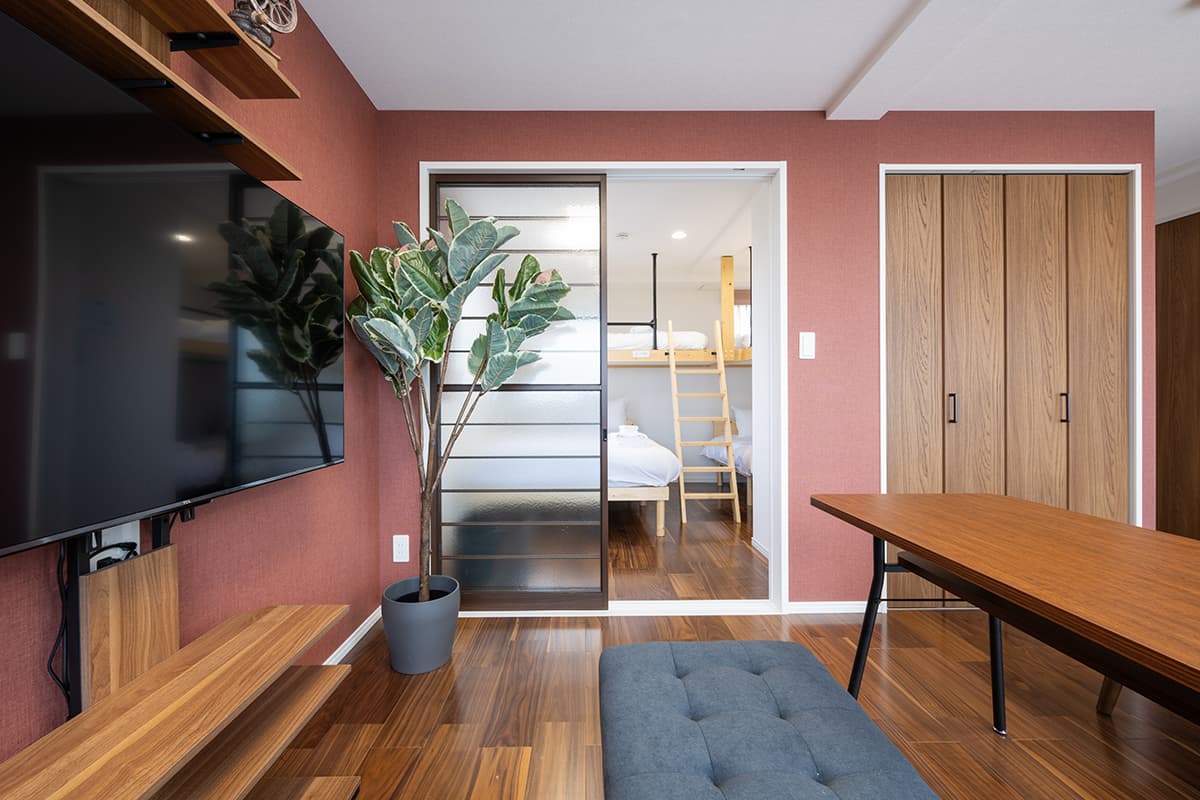 写真:木造ユニット型タイニーホーム(内観)