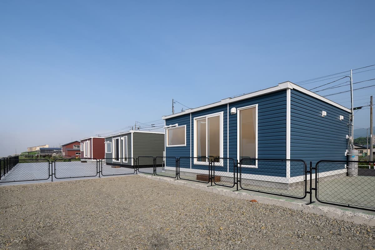 写真:木造ユニット型タイニーホーム(外観)